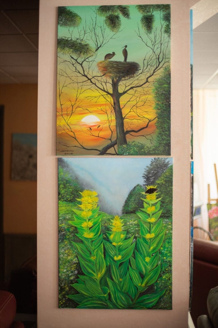 Espace galerie d'art dans le salon de l'hôtel